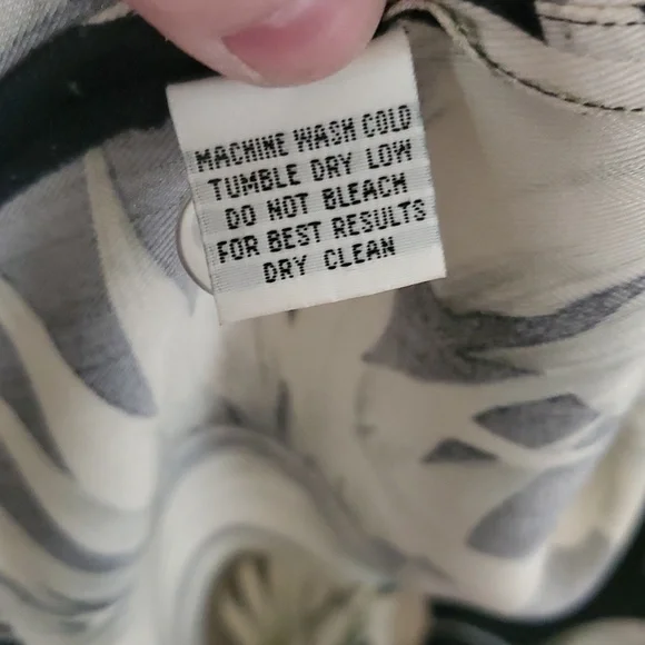 Tommy Bahama Silk Big Floral Pattern True Wrap Maxi Skirt Size 12 Black White - Picture 4 of 10